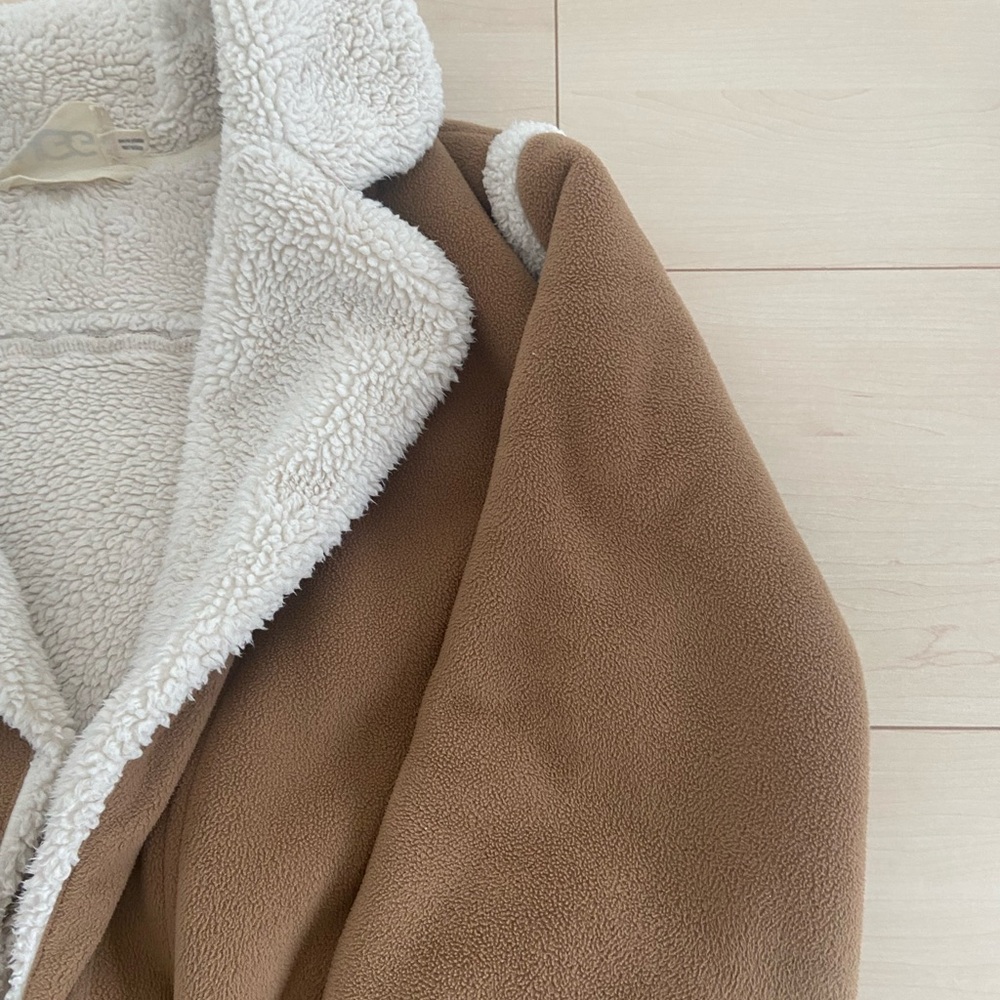 UGG Cream Textured Jacket - Picture 2 of 8